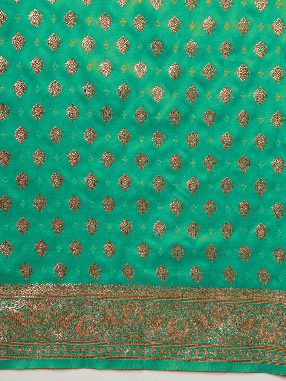 Resham & Zari Woven Traditional Silk Banarasi Saree with Ethnic ambi Motifs