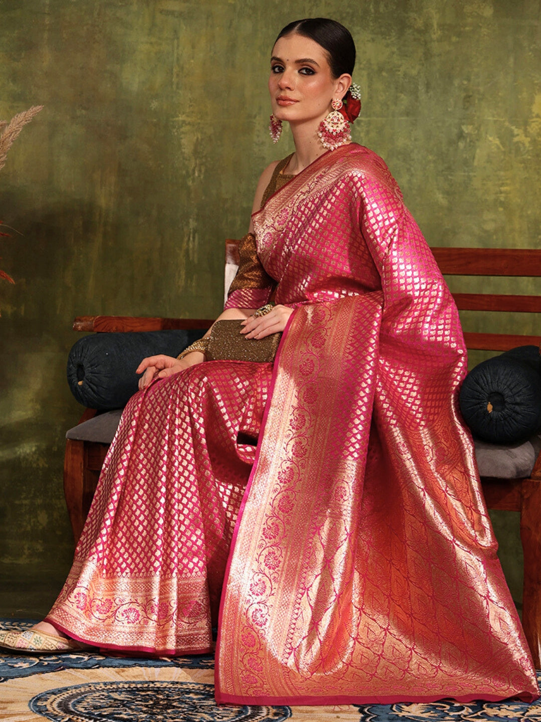 Traditional Handloom Banarasi saree with Intricate Zari Weaving