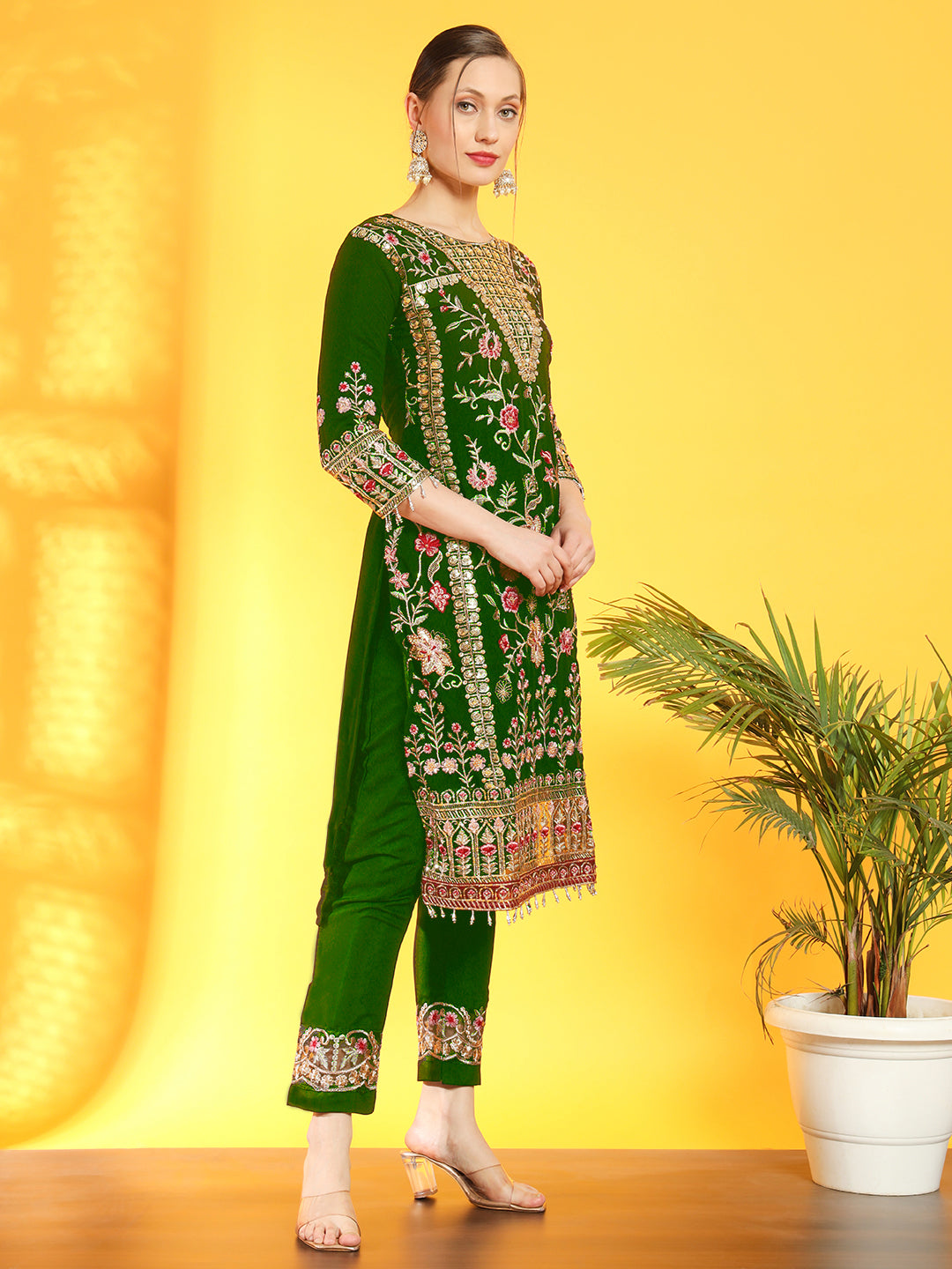 Floral Sequinned Georgette Kurta Set With Scalloped Resham Kantha Embroidery Dupatta