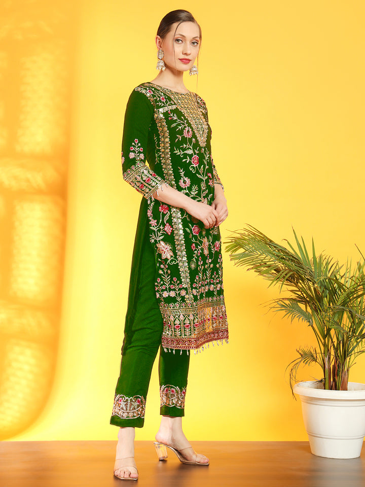 Floral Sequinned Georgette Kurta Set With Scalloped Resham Kantha Embroidery Dupatta