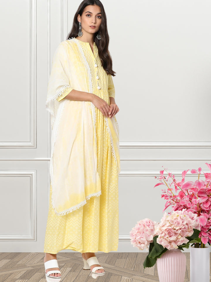 Ikat Inspired Printed Anarkali Kurta Set & Chiffon Tie & Dye Dupatta