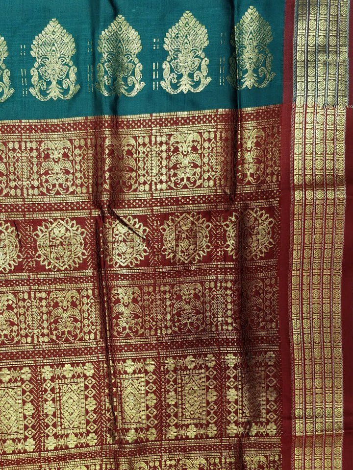 Traditional Narayan Peth Silk Saree with Contrast blouse and Zari weaving
