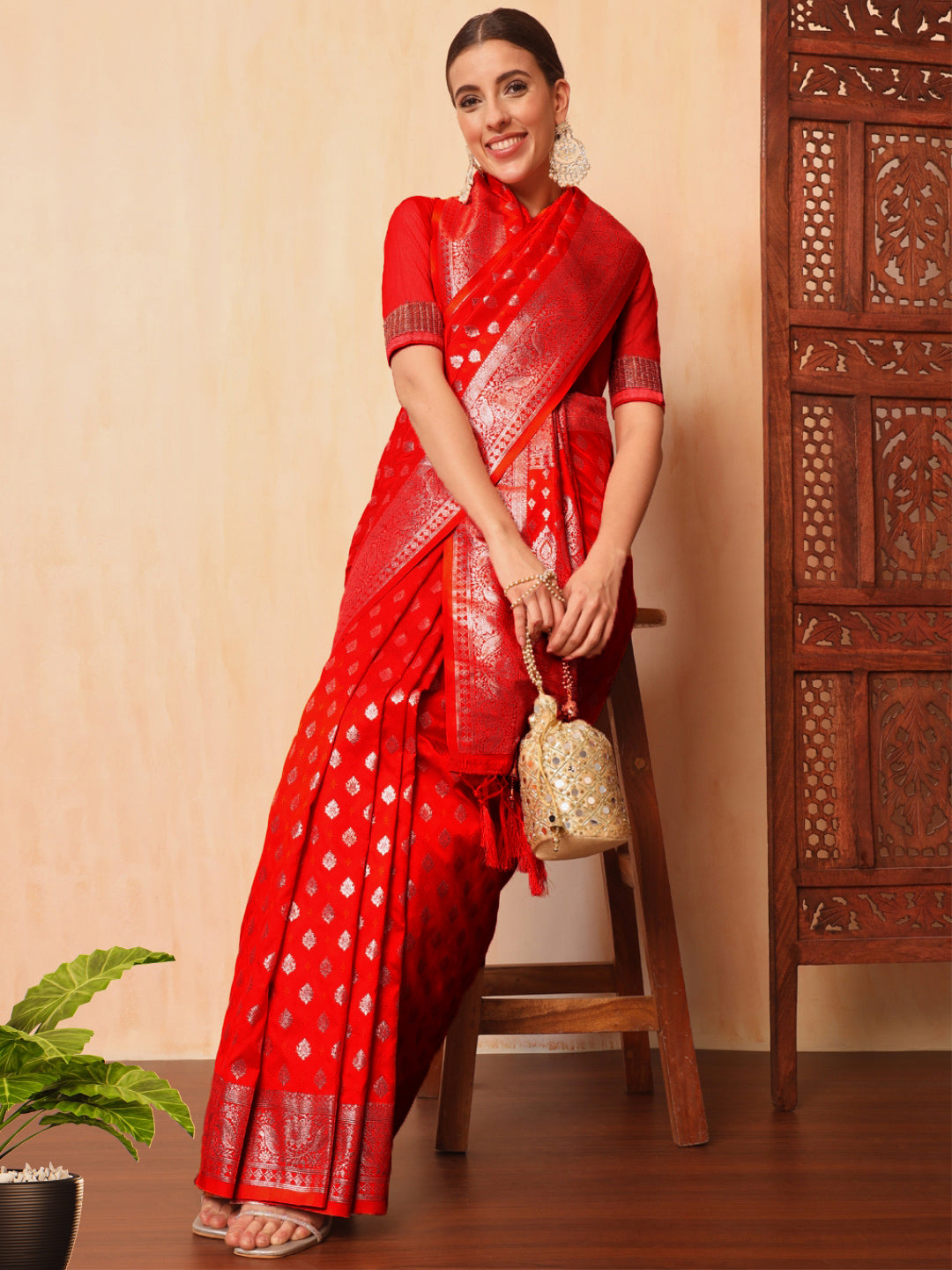 Resham & Zari Woven Traditional Silk Banarasi Saree with Ethnic ambi Motifs