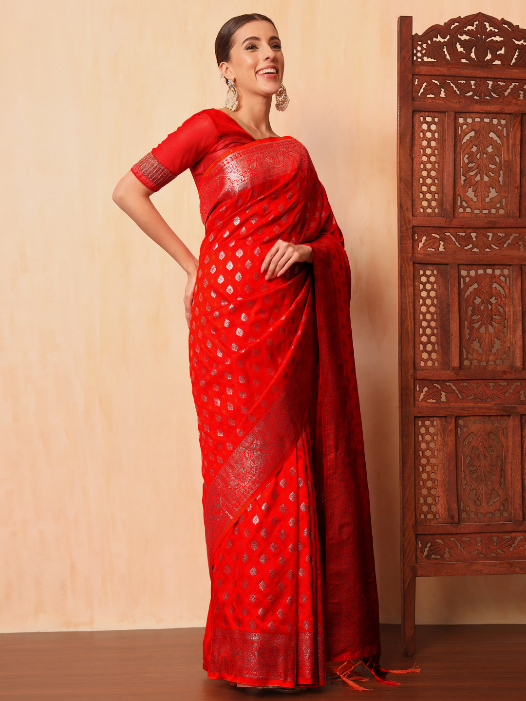 Resham & Zari Woven Traditional Silk Banarasi Saree with Ethnic ambi Motifs