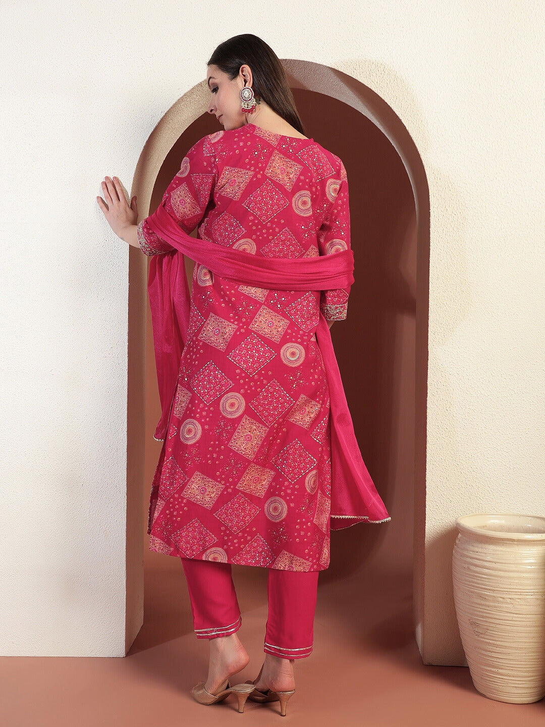Abstract Bandhani Print Kurta Set wih Scalloped Embroidered Border & Gota Patti Laces