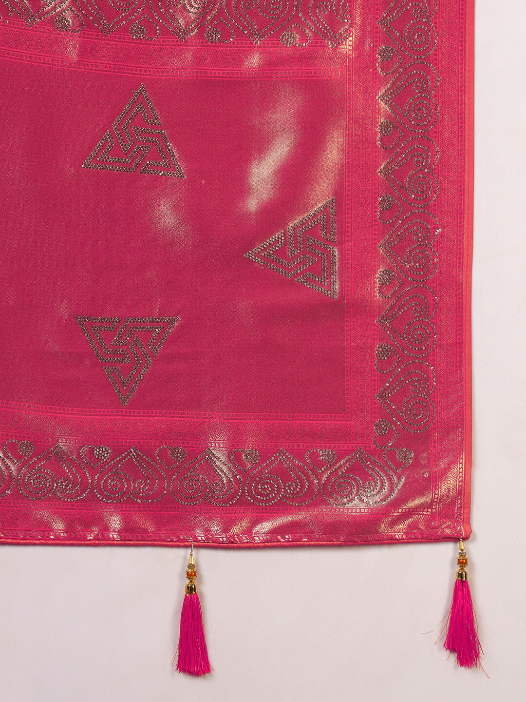 Banarasi Handloom saree with Lattice Weaving & Crystal Embellished Heart Motif Border