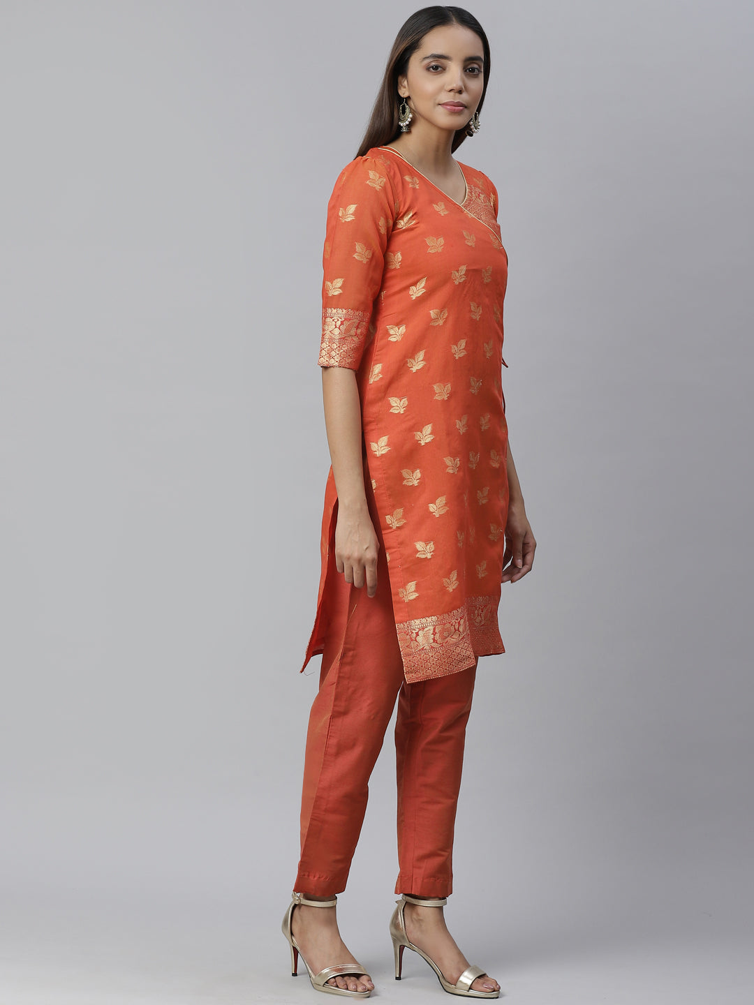 Banarasi Kurta Set with Zari meenakari Floral weaving and Handloom dupatta