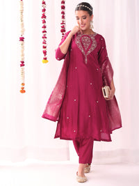 Chhabra 555 Zardozi and Kasab Embroidered Kurta with Banarasi Handloom Dupatta & Pants
