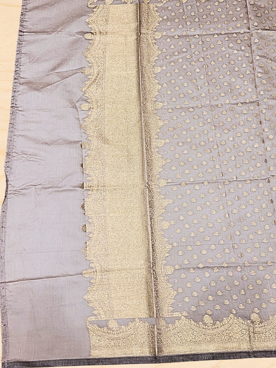 Meeanakari Weaving Banarasi Dress Material with Scalloped pattern & Jhallar Dupatta