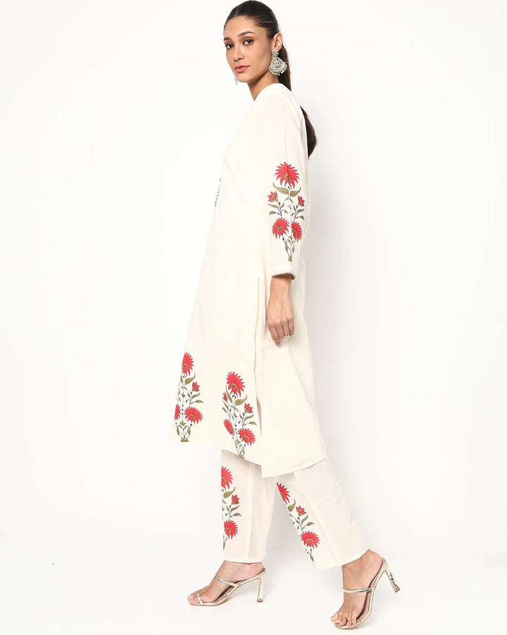 Floral Digital Printed Kurta Pant Set with Chiffon Dupatta