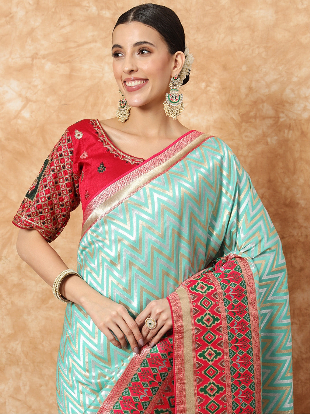 Banarasi Handloom Silk Saree with Contrast Magenta ikat Border