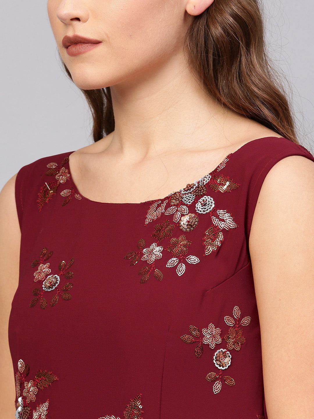 Embroidered Kurta Set with Scalloped Cut-Work dupatta