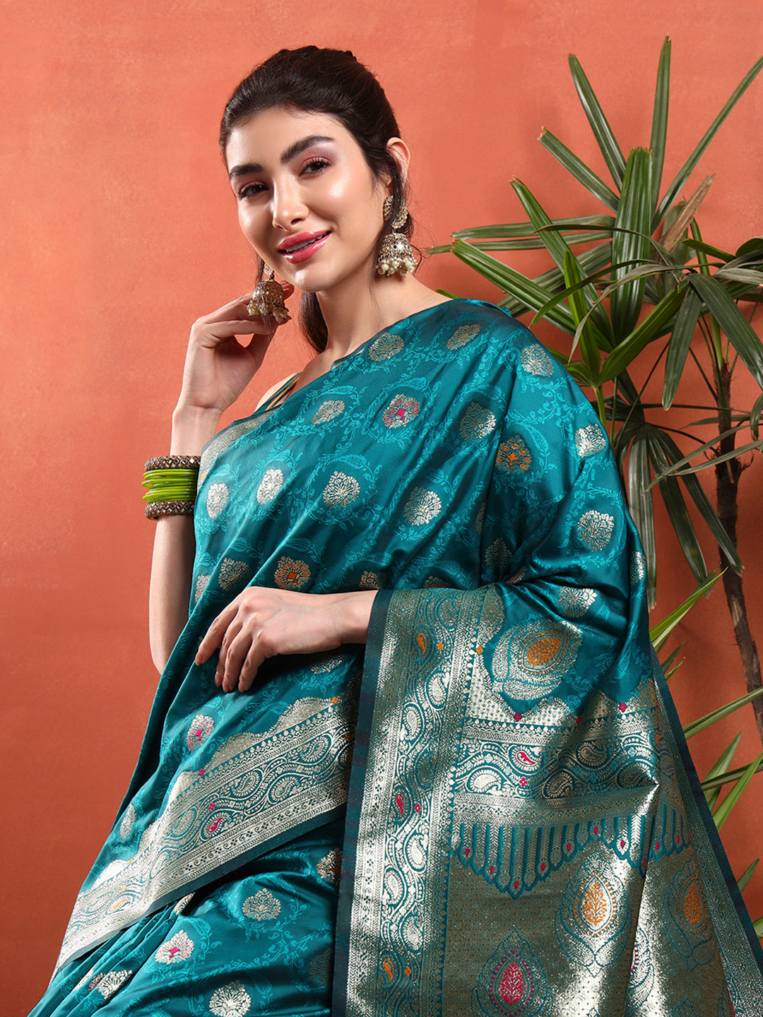 Handloom Banarasi Brocade Silk saree with Intricate Meenakari Weaving & Paisley Border