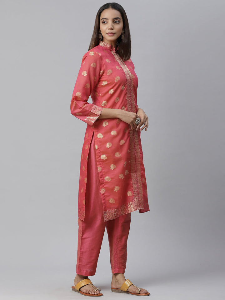 Banarasi Kurta Set with Zari meenakari Floral weaving and Handloom dupatta