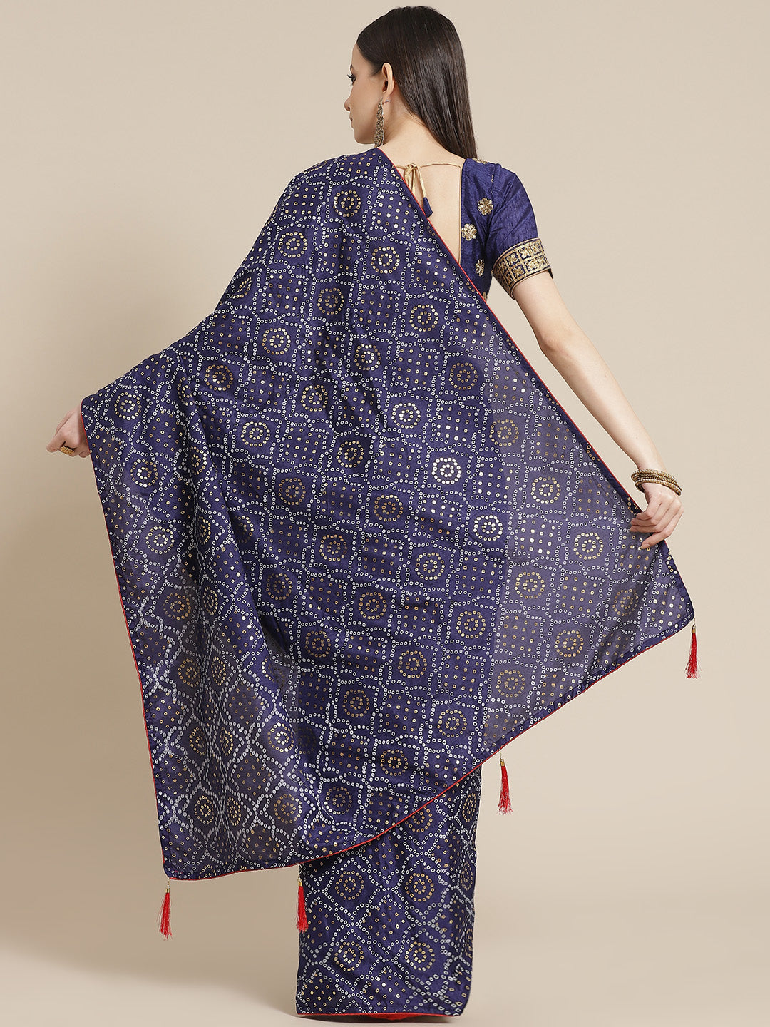 Silk Batik Bandhani Print Saree With Contrast Blouse & Matching Belt