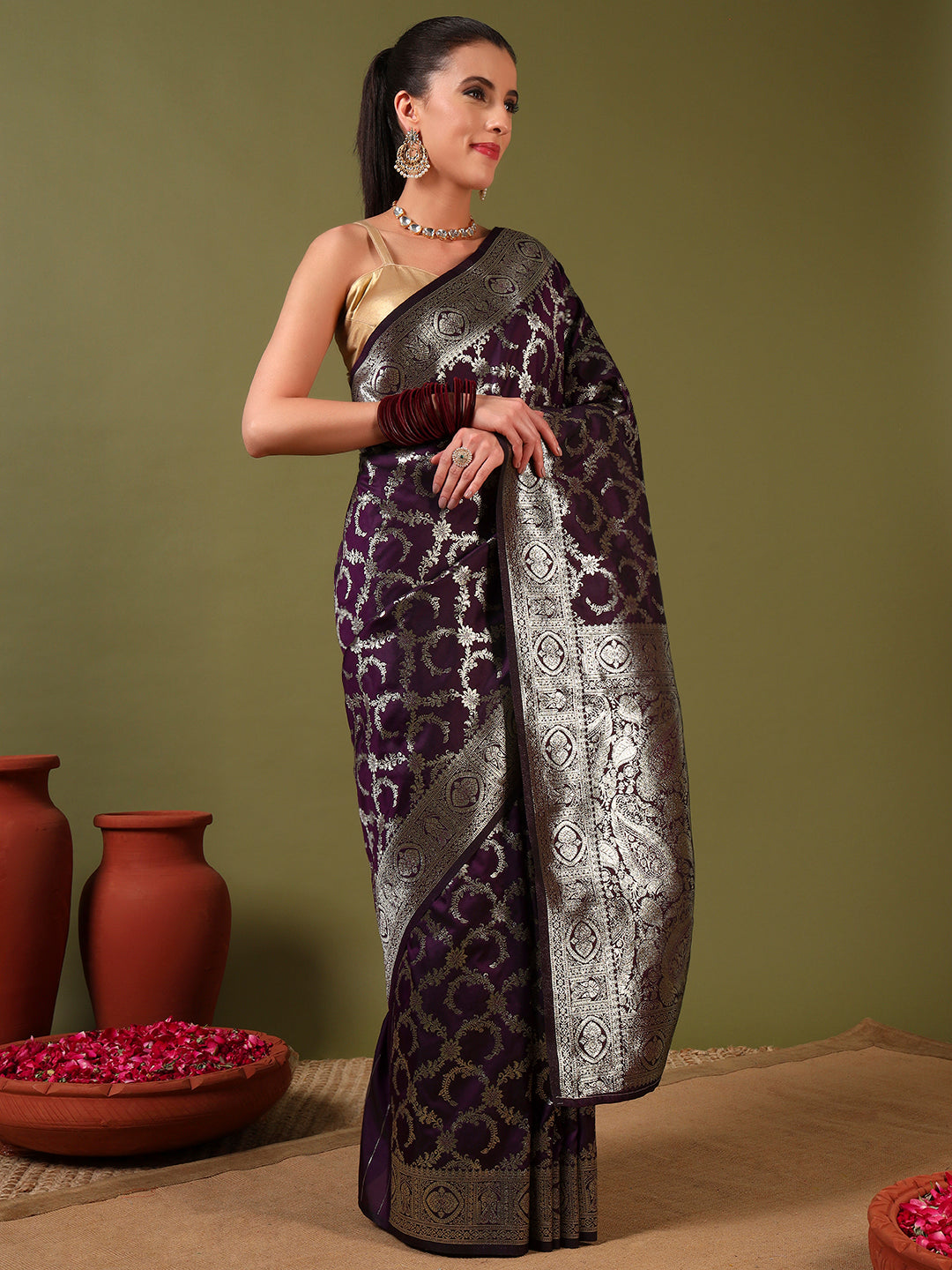 Banarasi Intricate Floral Motifs Zari Hand Woven Traditional Handloom Satin Silk Saree