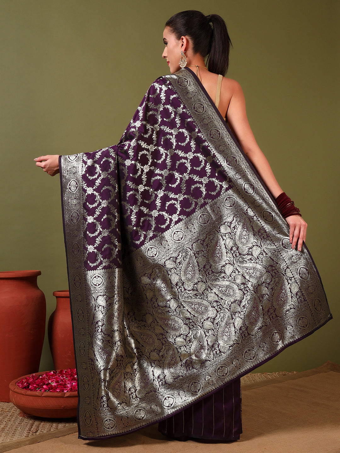 Banarasi Intricate Floral Motifs Zari Hand Woven Traditional Handloom Satin Silk Saree