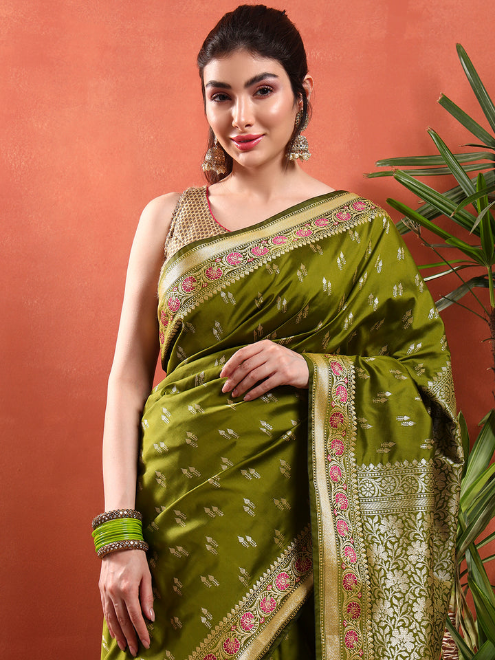 Chhabra 555 Banarasi Zari Woven Traditional Handloom Silk Saree with Intricate Floral Motifs 