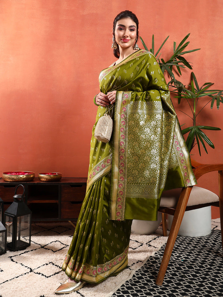 Banarasi Zari Woven Traditional Handloom Silk Saree with Intricate Floral Motifs