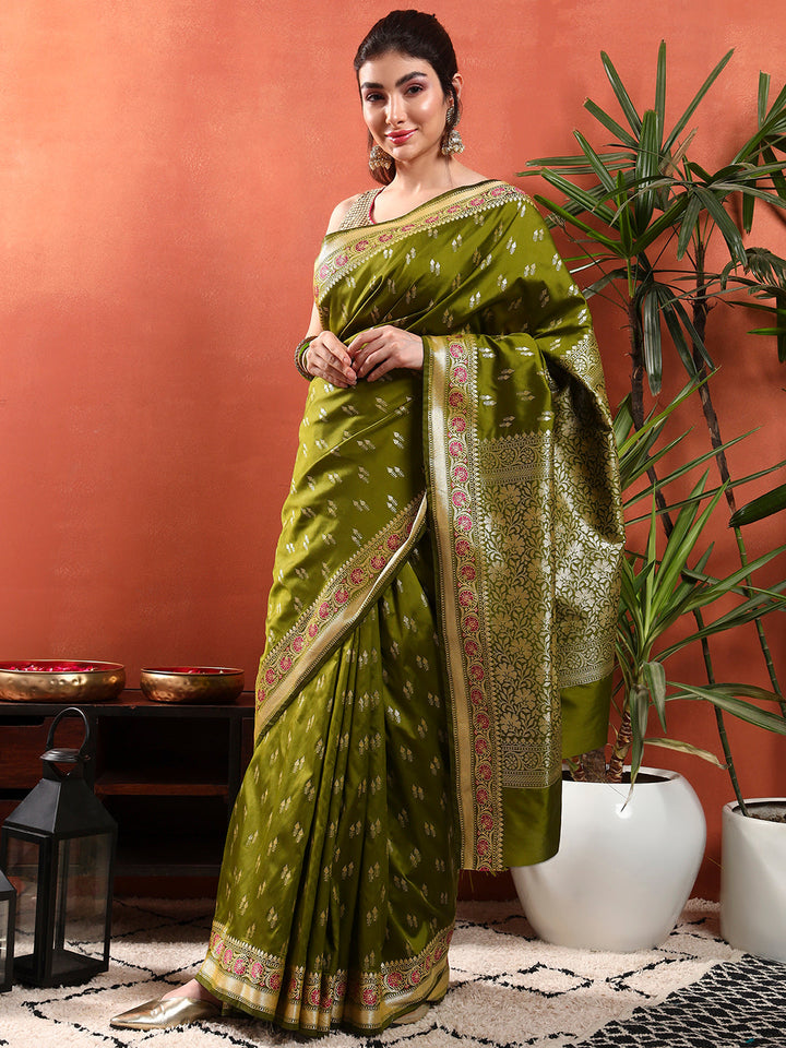 Banarasi Zari Woven Traditional Handloom Silk Saree with Intricate Floral Motifs