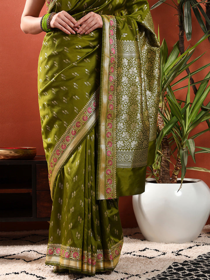 Banarasi Zari Woven Traditional Handloom Silk Saree with Intricate Floral Motifs