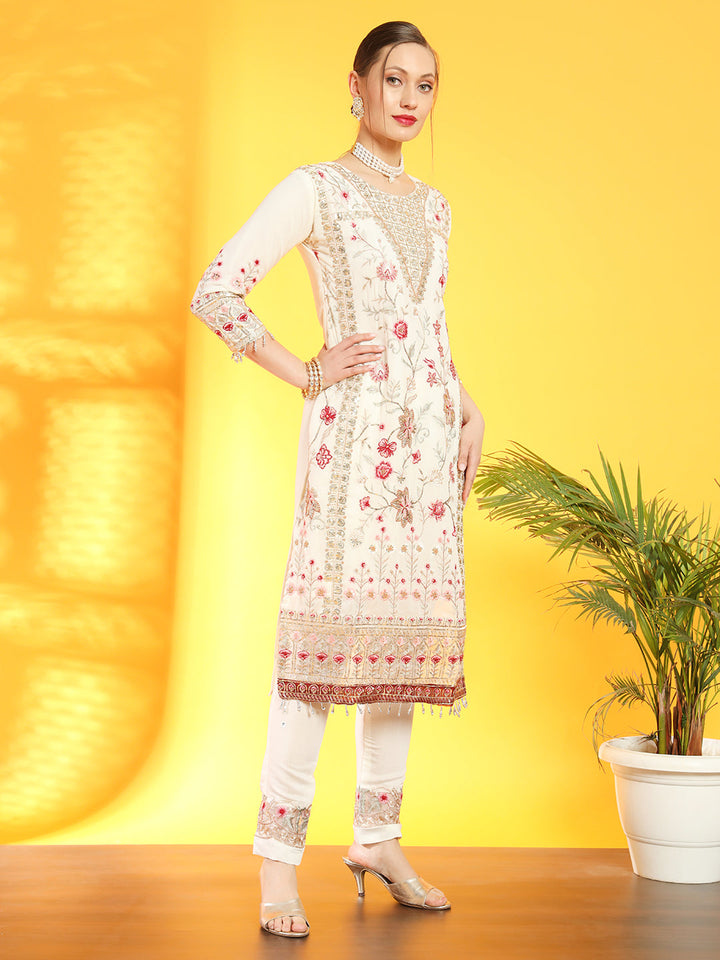 Pakistani Inspired Floral Embroidery Georgette Kurta Set With Contrast Scalloped Dupatta
