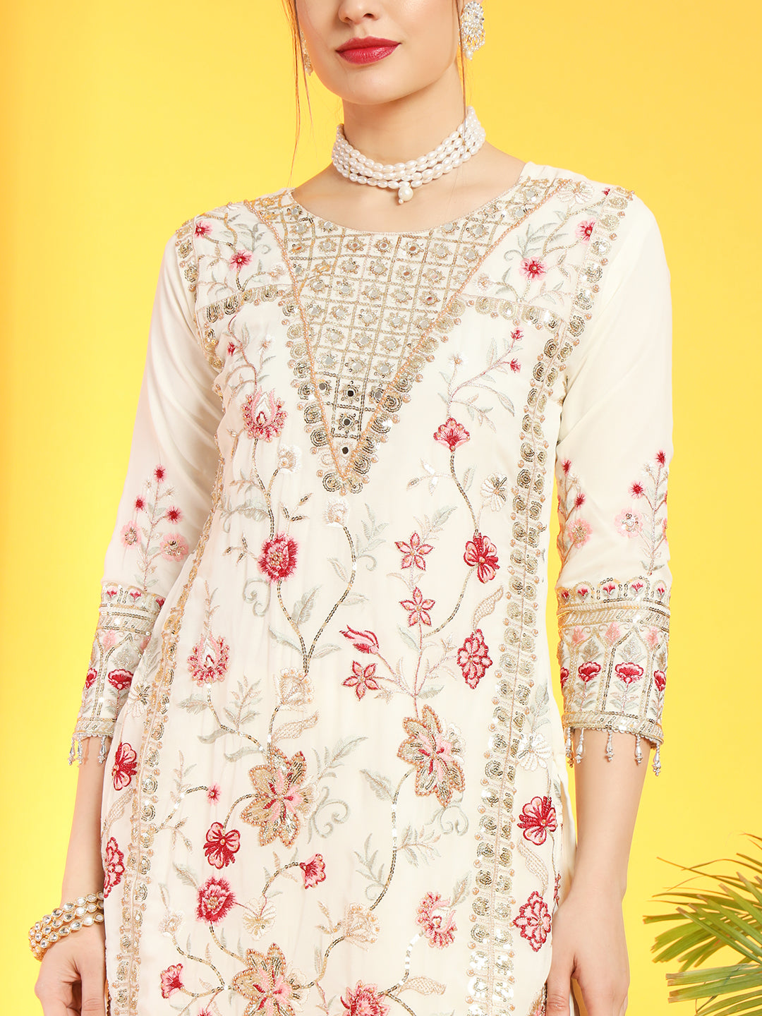 Pakistani Inspired Floral Embroidery Georgette Kurta Set With Contrast Scalloped Dupatta