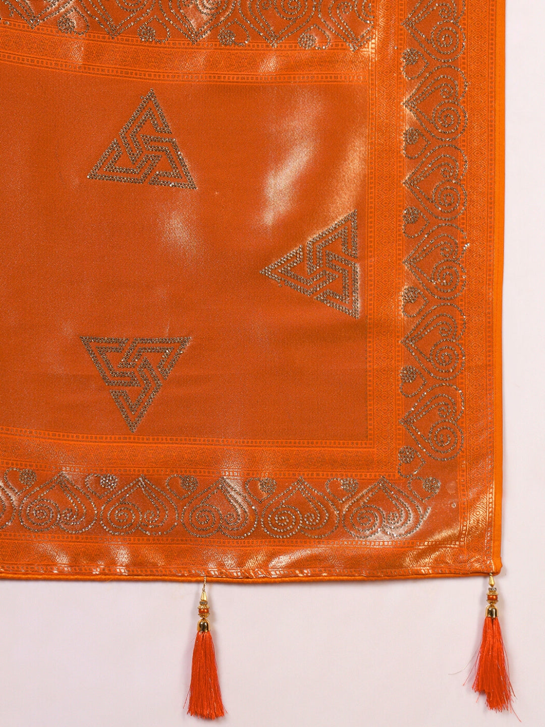Banarasi Handloom saree with Lattice Weaving & Crystal Embellished Heart Motif Border