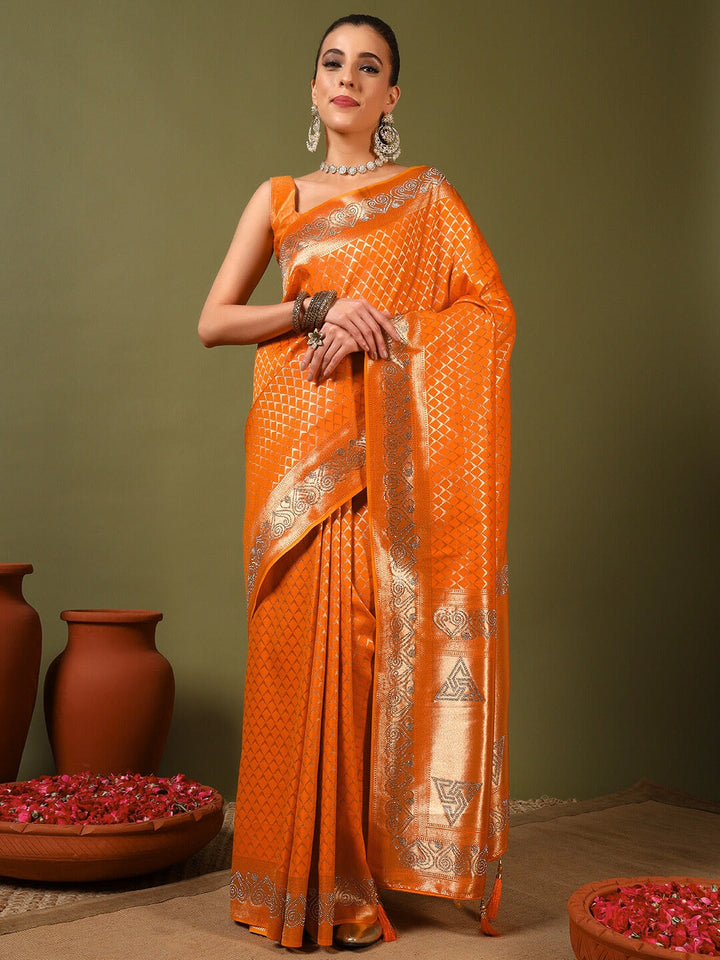 Banarasi Handloom saree with Lattice Weaving & Crystal Embellished Heart Motif Border