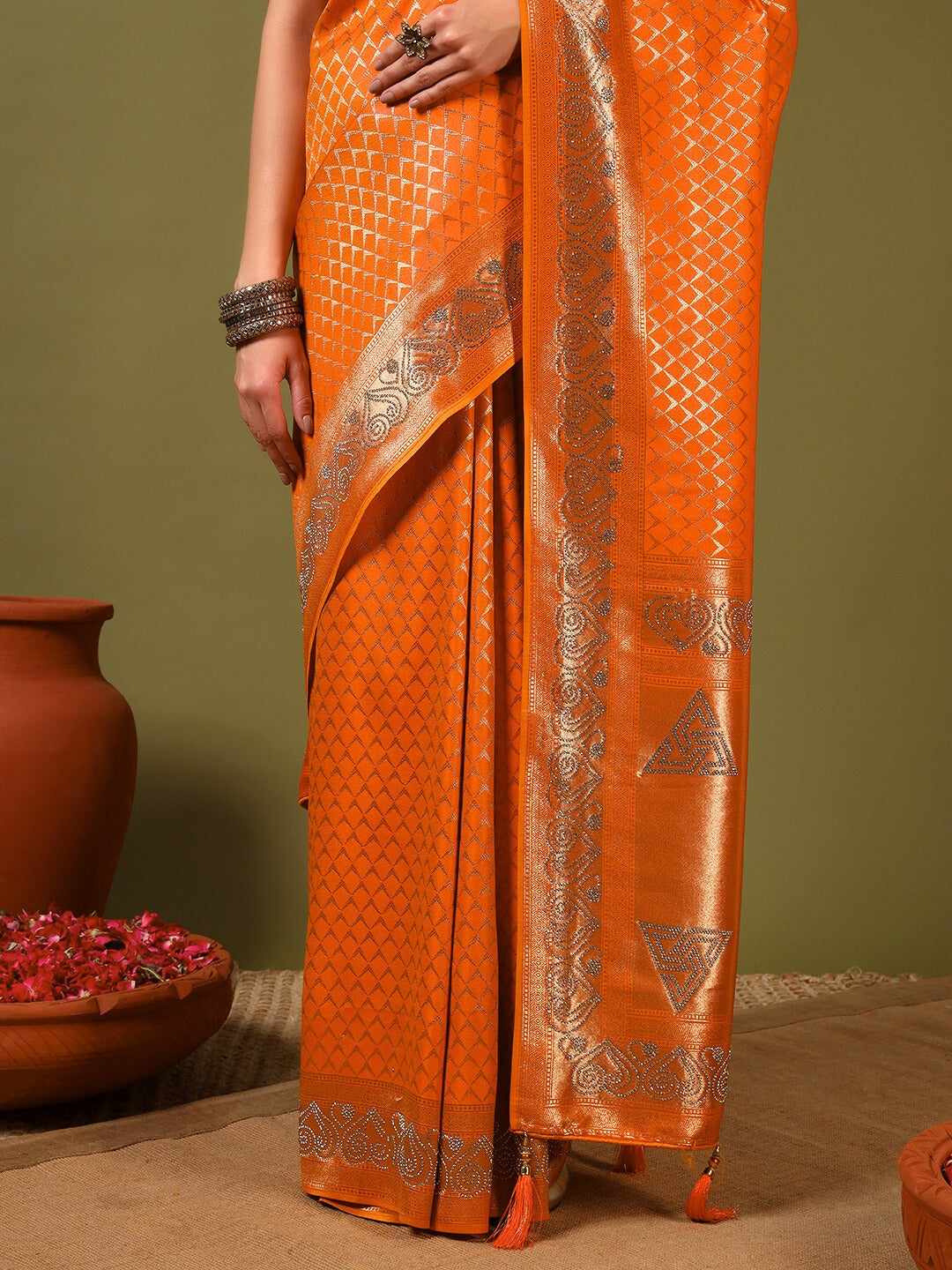 Banarasi Handloom saree with Lattice Weaving & Crystal Embellished Heart Motif Border