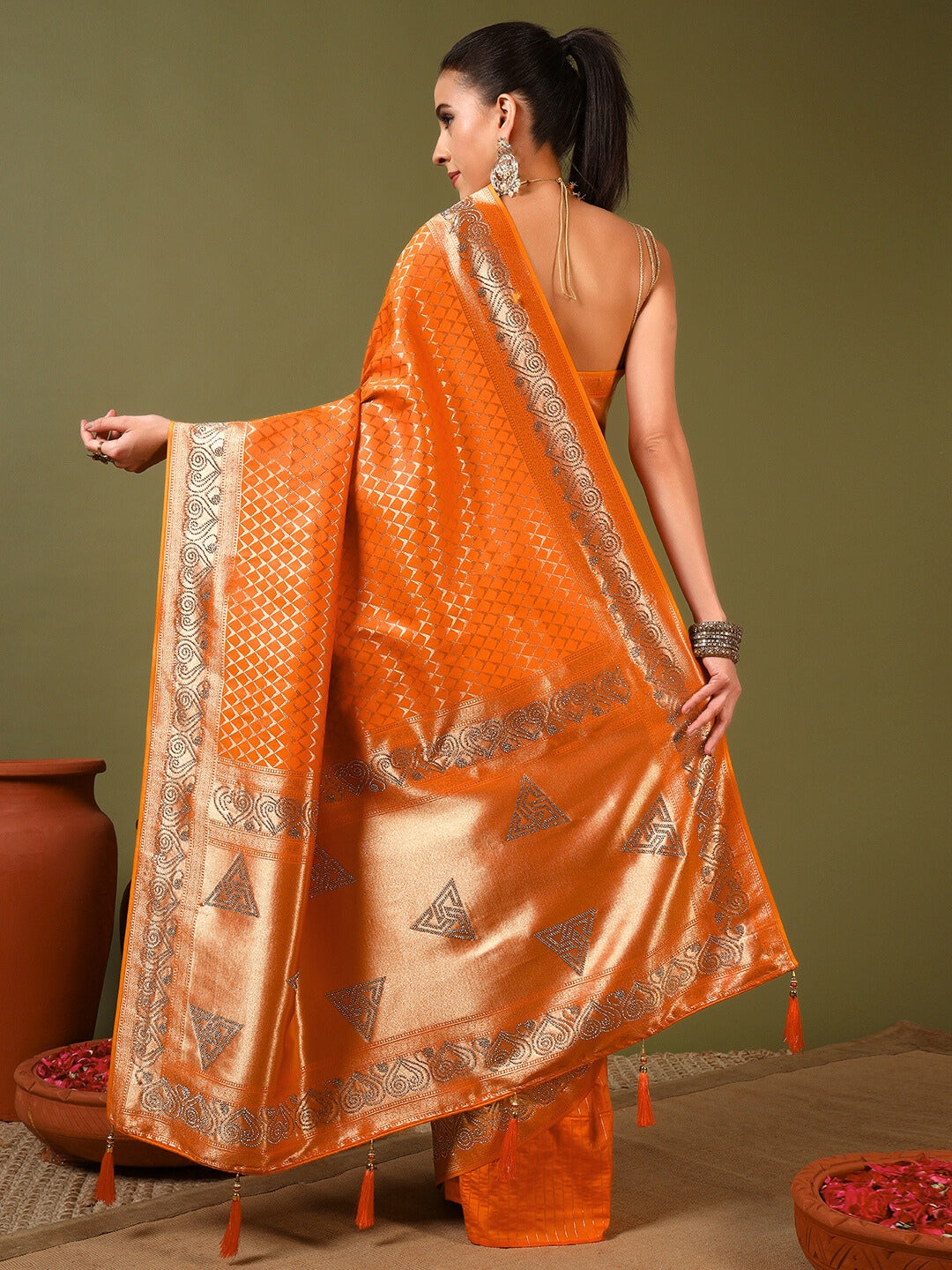 Banarasi Handloom saree with Lattice Weaving & Crystal Embellished Heart Motif Border