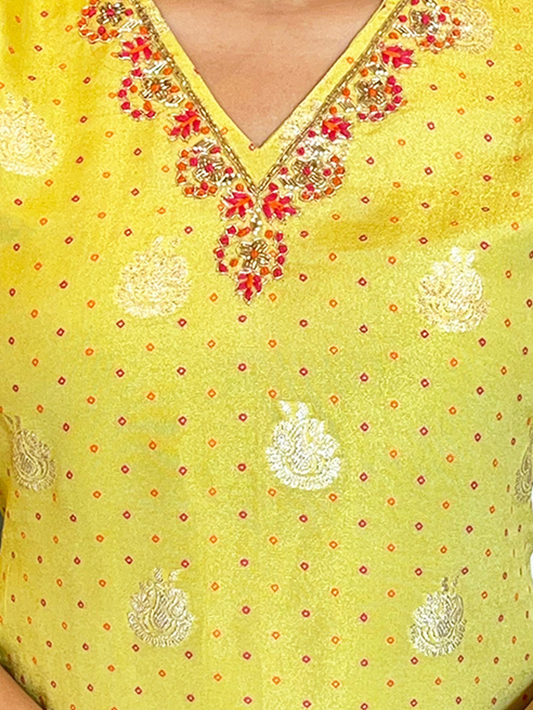 Chhaba 555 Banarasi Handloom Weaving Kurta Set with Zardozi Embroidered Neckline & Rose Motifs