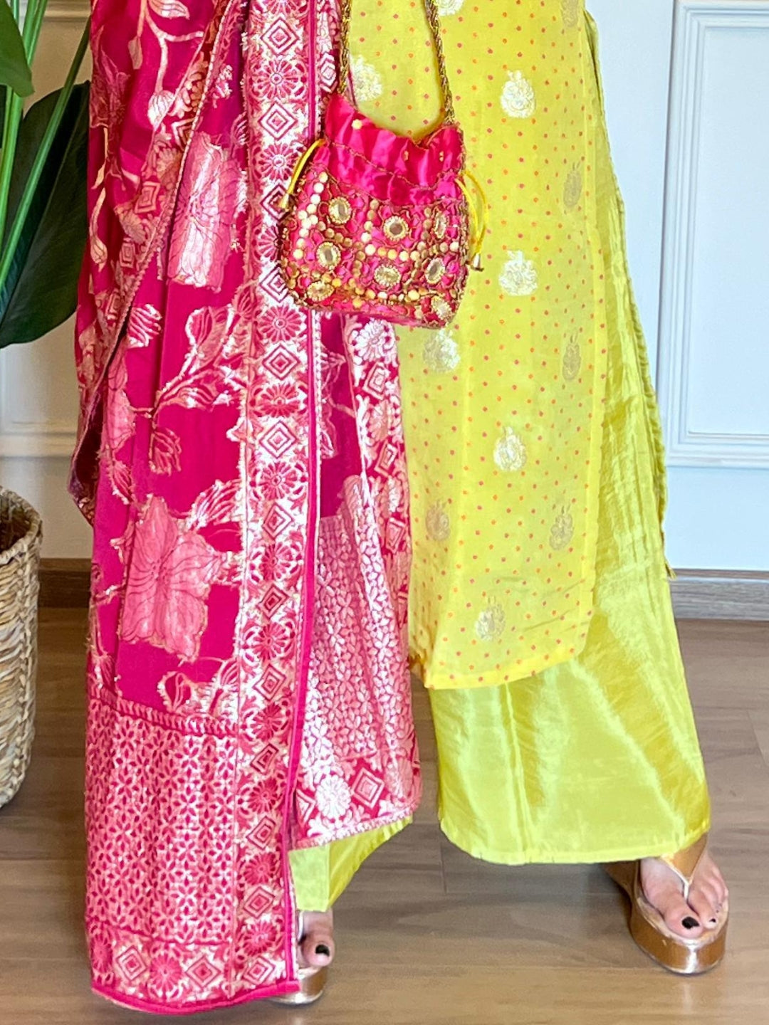 Chhaba 555 Banarasi Handloom Weaving Kurta Set with Zardozi Embroidered Neckline & Rose Motifs