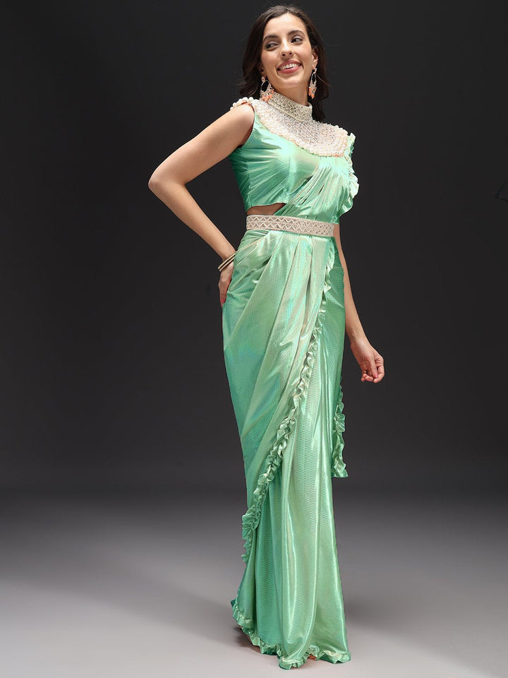 Metallic Saree With Pearl Embellished Choker Necklace & Belt