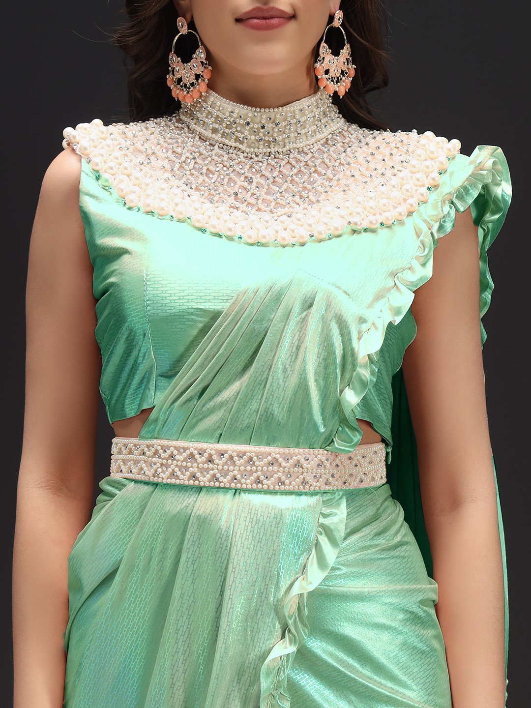 Metallic Saree With Pearl Embellished Choker Necklace & Belt
