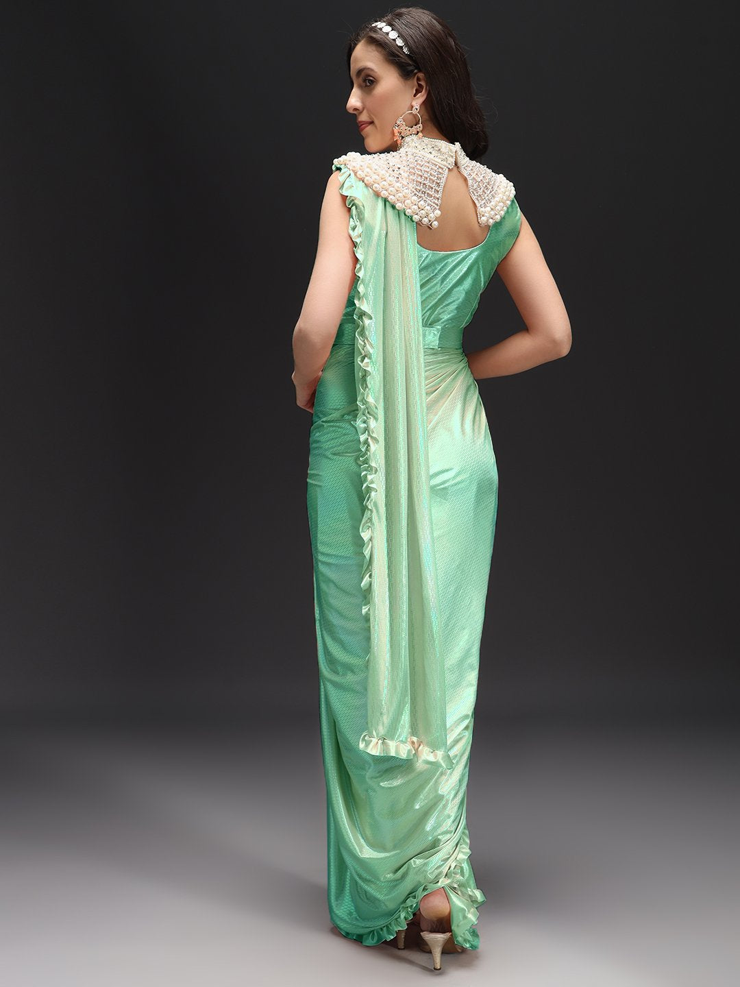 Metallic Saree With Pearl Embellished Choker Necklace & Belt