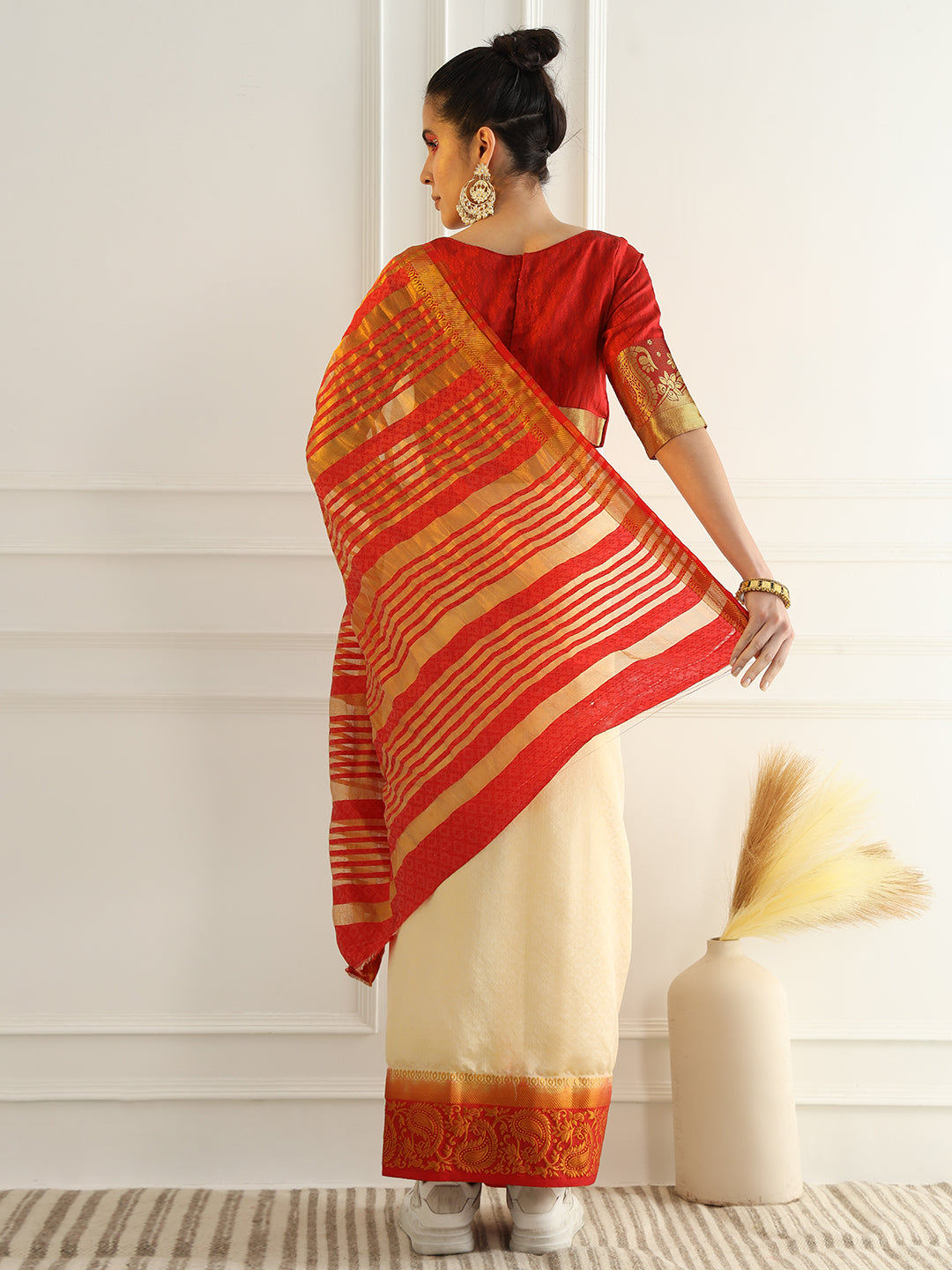 Colorblocked Banarasi Silk Saree with Zari Woven Paisley Motifs Border