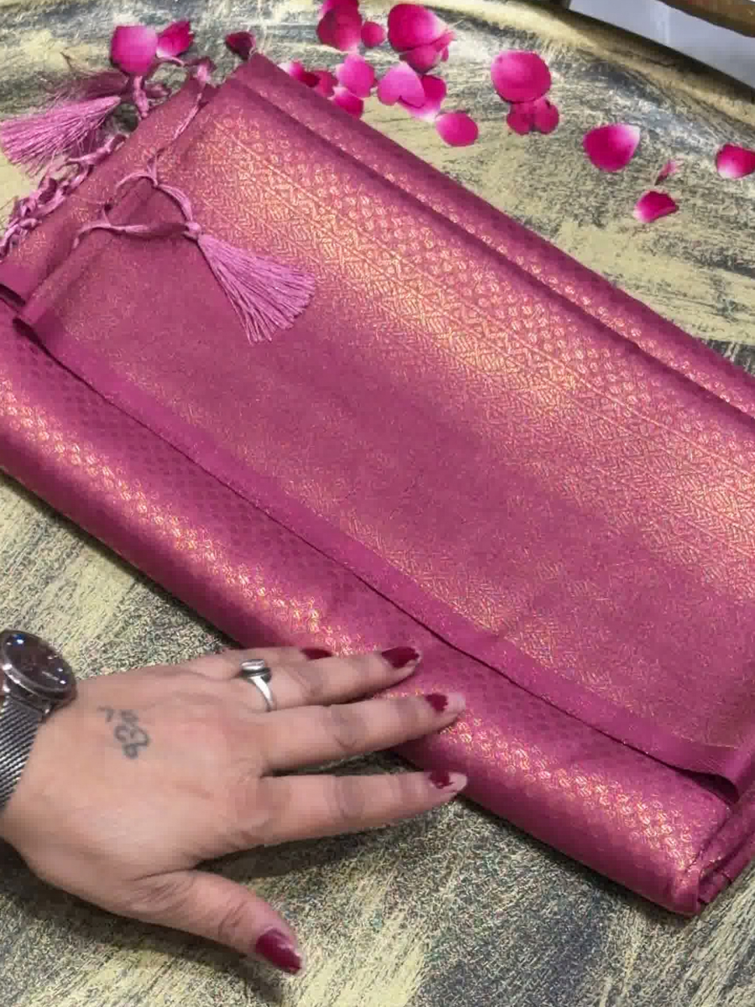 Mauve Pink Zari Woven Geometric Saree with Tassel Pallu