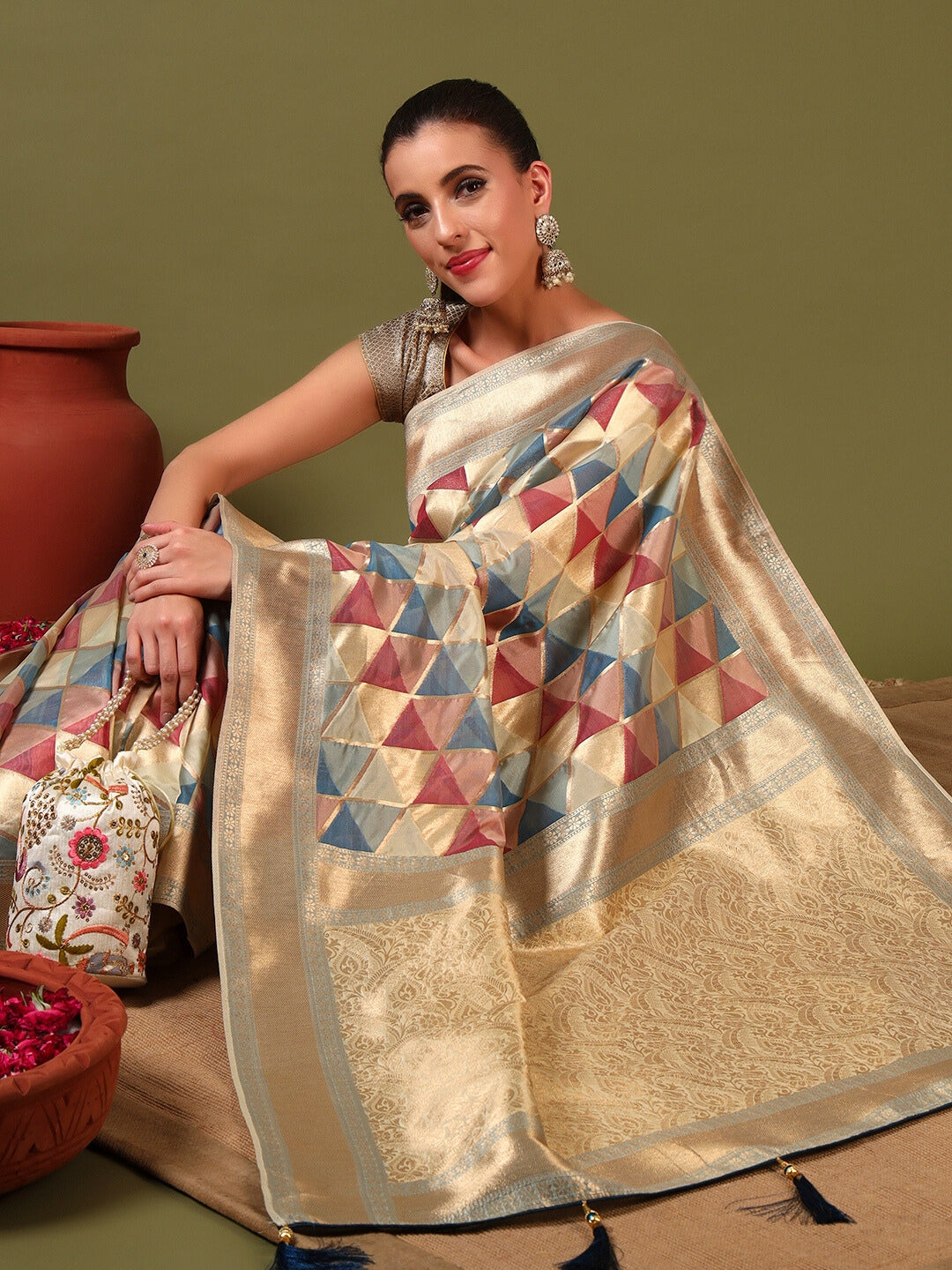 Handloom Banarasi Organza Silk Saree with Geometric Ombre Zari Meenakari Weaving