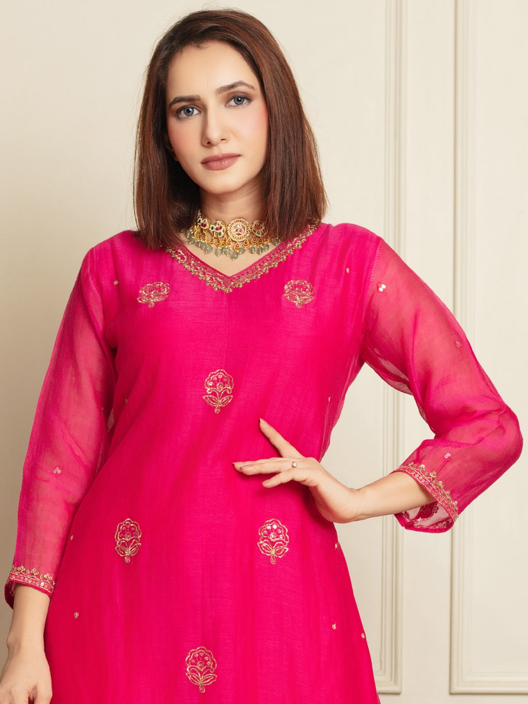 Chiffon Zari Embroidered Kurta Set with Stylized V-neck, Straight Pants & Floral Motifs