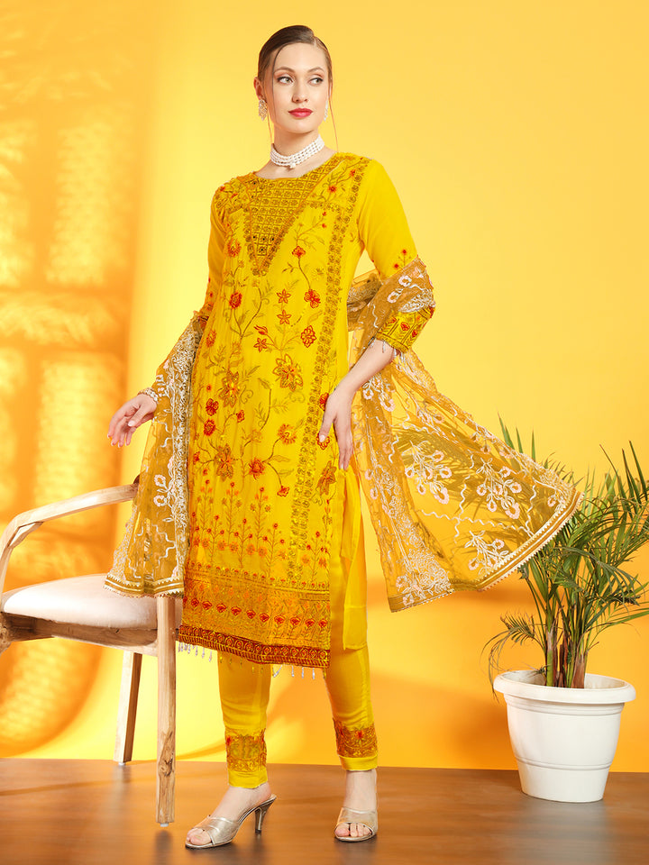 Floral Sequinned Georgette Kurta Set With Scalloped Resham Kantha Embroidery Dupatta