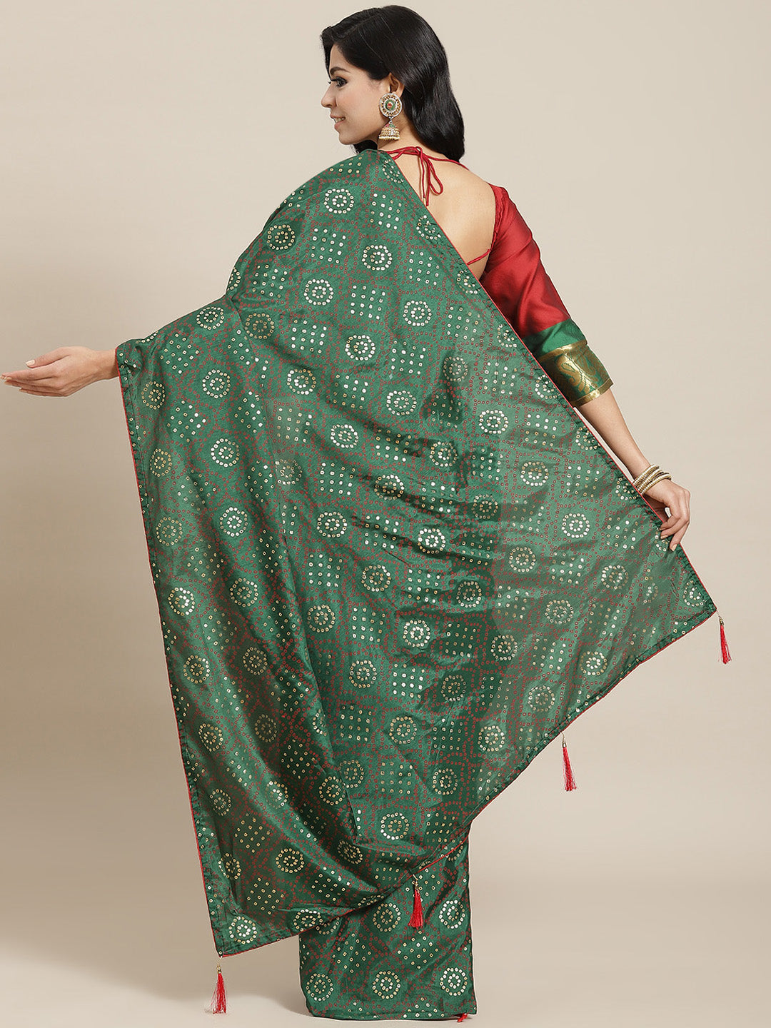 Batik Bandhani Pattern Silk Saree With Contrast Blouse & Matching Belt