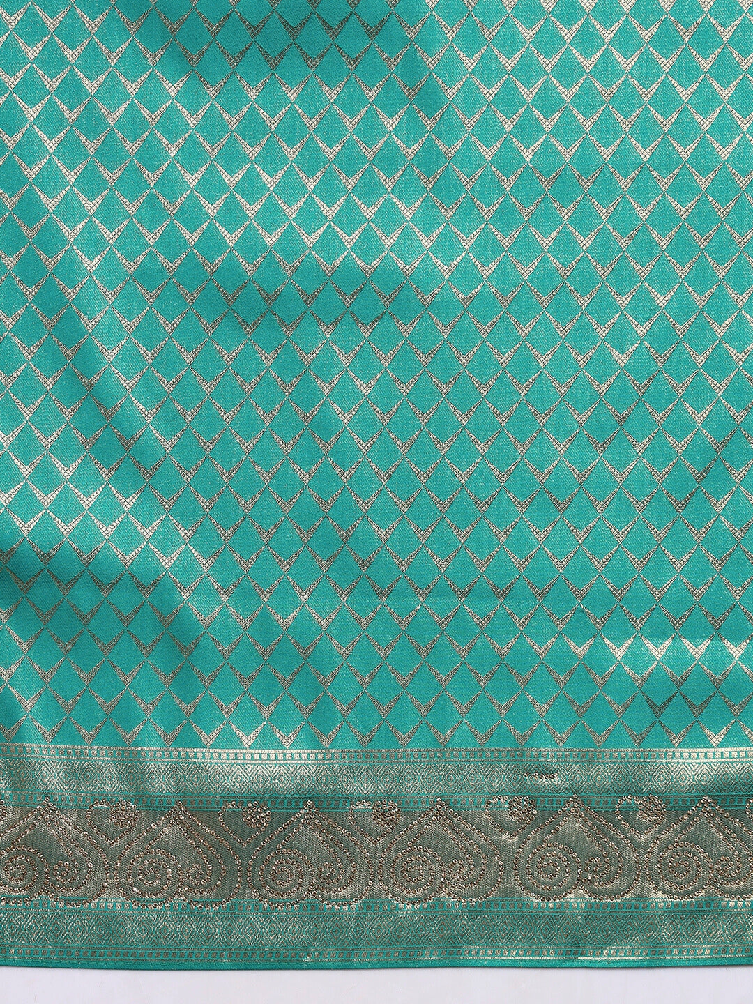Banarasi Handloom saree with Lattice Weaving & Crystal Embellished Heart Motif Border