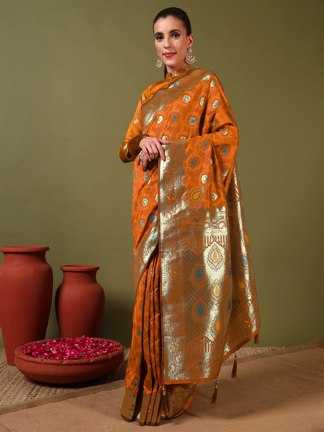 Handloom Banarasi Brocade Silk saree with Intricate Meenakari Weaving & Paisley Border