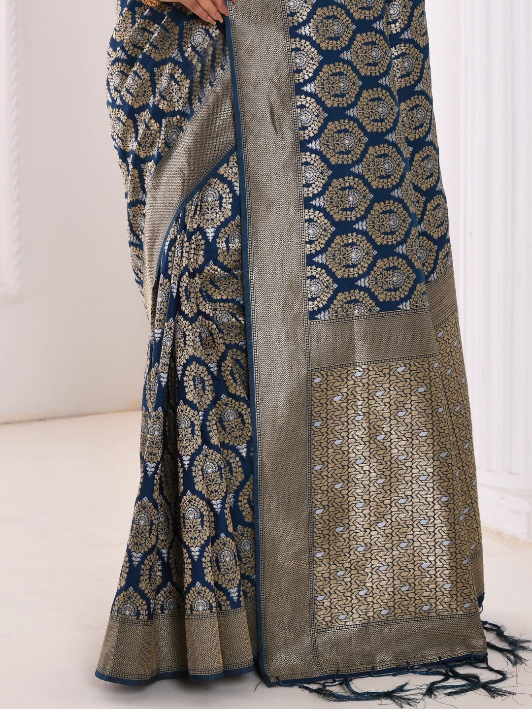 Blue & Gold Toned Ethnic Motifs Zari Silk Blend Banarasi Saree