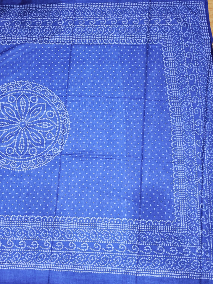 Bandhanl Print Dress Material with Zari Embroidered Neckline & Contrast Cream kurta