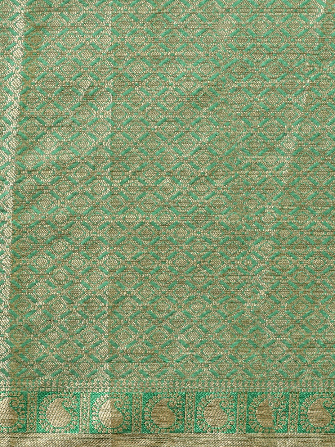 Banarasi Jamdani inspired Paisley Saree with Zari woven border and heavy Contrast Pallu