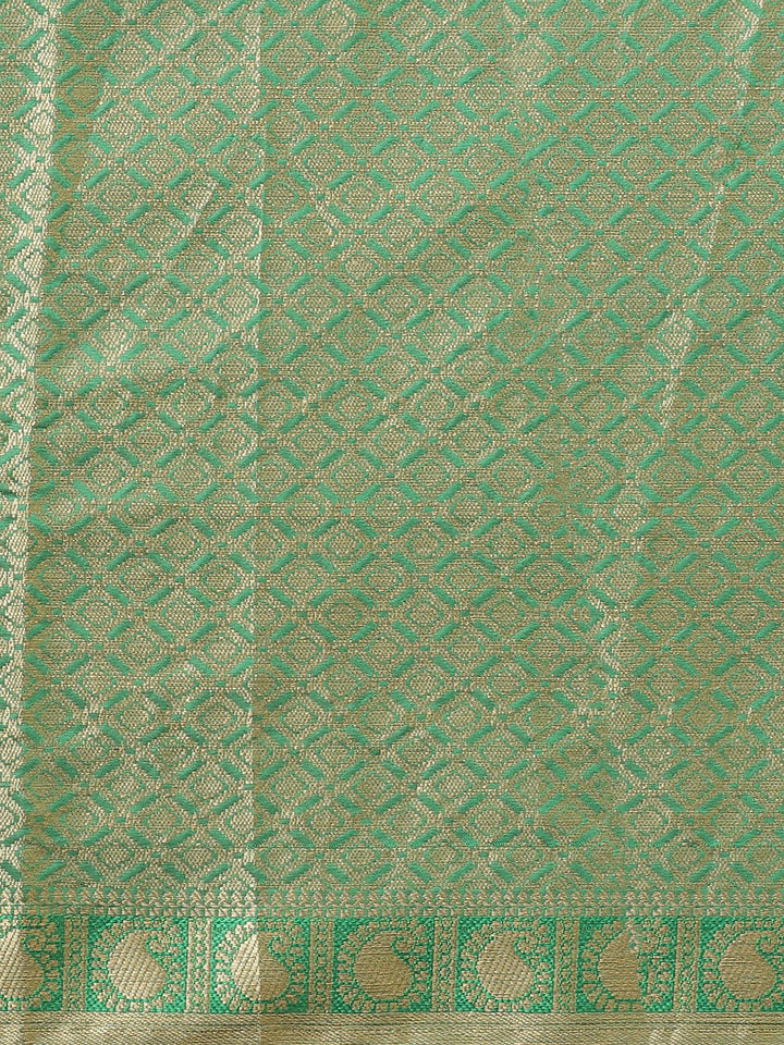 Banarasi Jamdani inspired Paisley Saree with Zari woven border and heavy Contrast Pallu