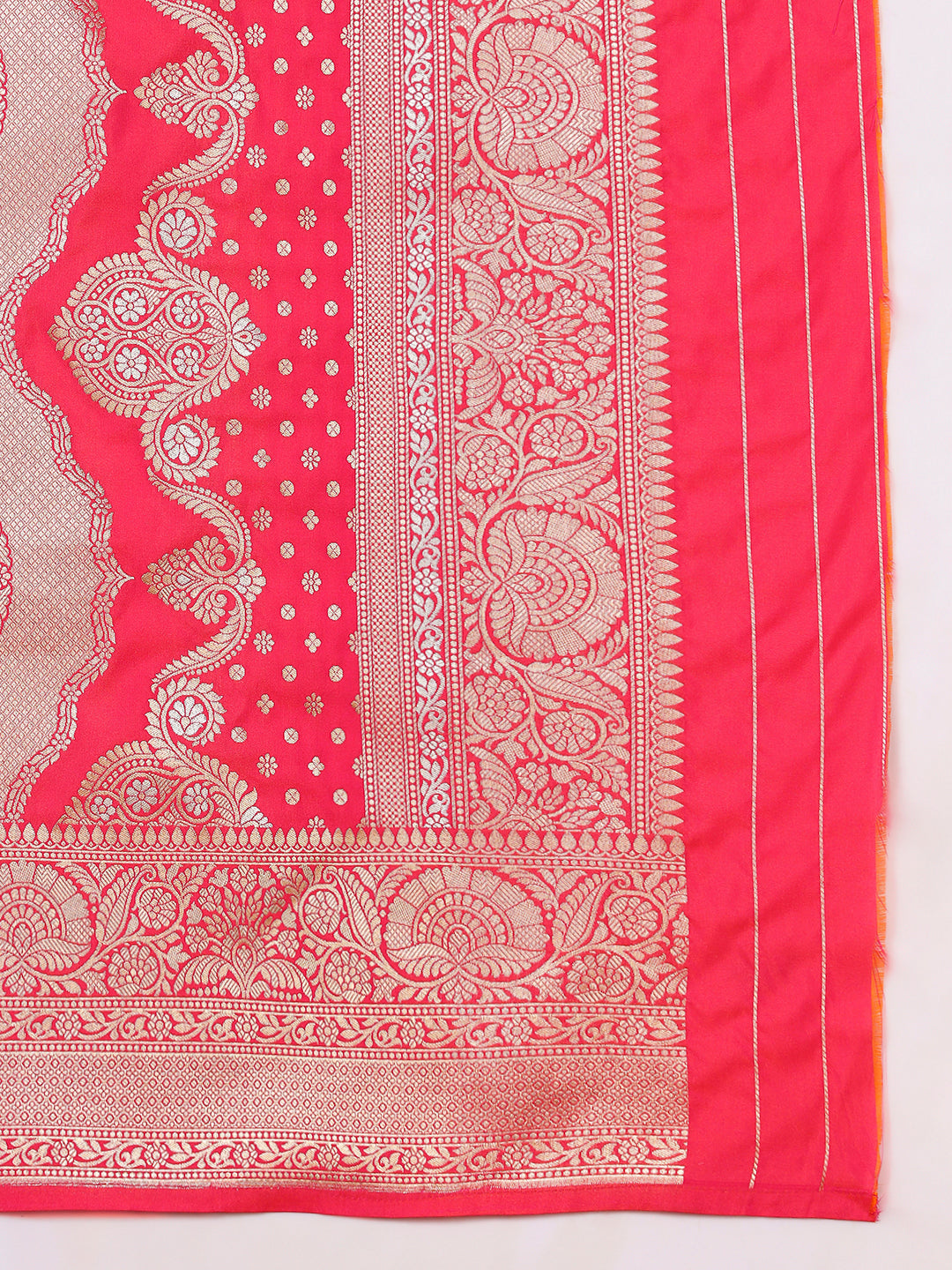 Contemporary Banarasi Handloom saree with Intricate Two-toned Gold Silver Zari Weaving