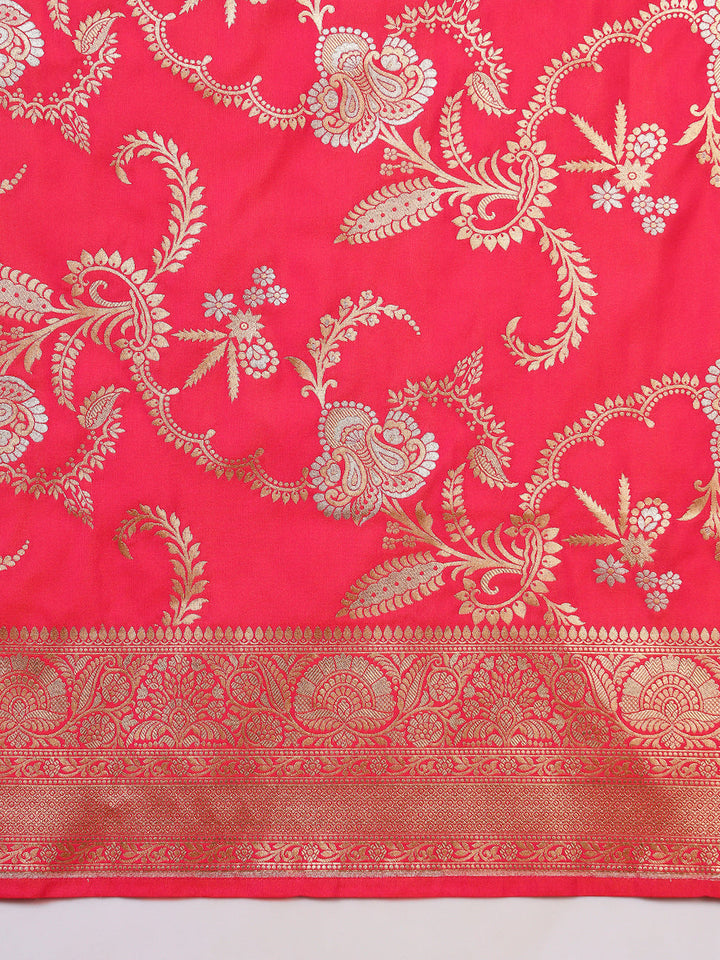 Contemporary Banarasi Handloom saree with Intricate Two-toned Gold Silver Zari Weaving